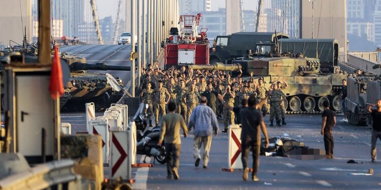 Av Turgay Özcan: AKP’lilerin darbe başlamadan Köprü’ye gittikleri tutanakla sabit