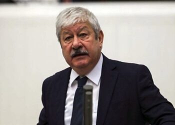 15 Temmuz’da 250 silahsız sivilin ölüme sürülmesini eleştiren CHP’li Akaydın’a ‘terör’ soruşturması