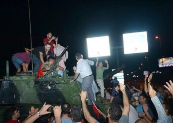 ”15 Temmuz’da silahlı tüm adamlarımla sahadaydım, devlet istedi düşünmeden indik ama değmezmiş”