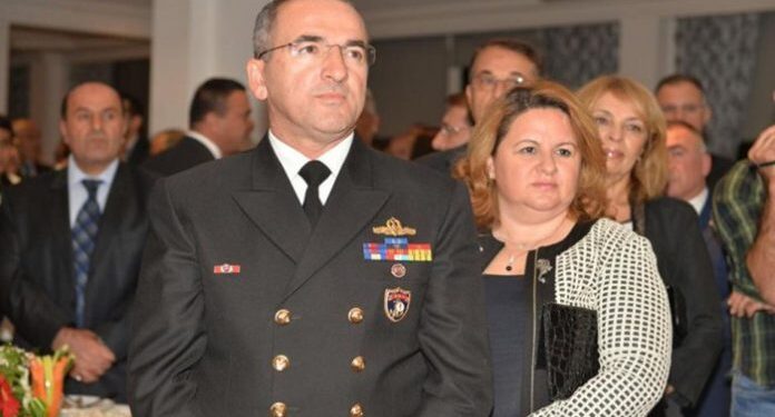 15 Temmuz’da yaşadıklarını anlatan Tuğamiral’den sonra eşi de konuştu: “Eşime birliğine dön emri veren de, vurulmasını emreden de aynı kişi”