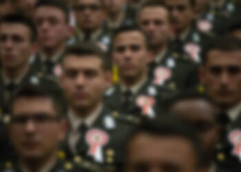 70 Harbiyeli öğrenci hakkında daha yakalama kararı