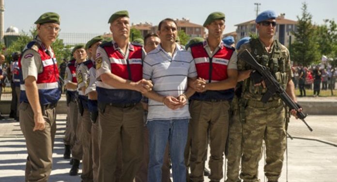 Ahmet Nesin: “Bu iddianameye göre 15 Temmuz’dan herkes beraat eder”