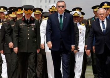 Ahmet Nesin: Türkiye’yi Erdoğan değil, Ergenekon-Balyoz koalisyonu yönetiyor