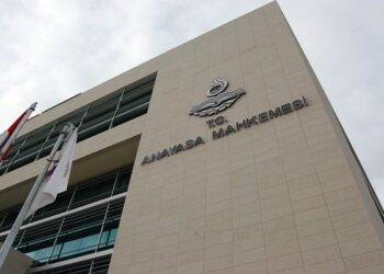 Anayasa Mahkemesi, KHK’larla ilgili 70 bin bireysel başvuruyu reddetti