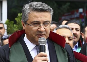 Barolar geç de olsa ses vermeye başladı: Türkiye faşizme gidiyor, artık yargıçlar parti üyesi!