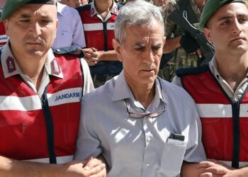 Darbenin lideri gösterilen Akın Öztürk, Genelkurmay’ın listesinde ‘rehine’ olarak geçiyor