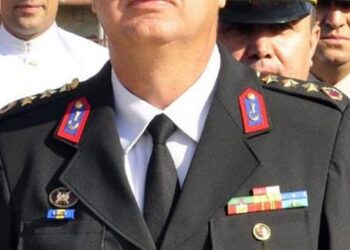 ‘Darbeye karışmamış ama Cemaatçi’ cezası: 3 müebbet istenen albaya 7 yıl 6 ay hapis!