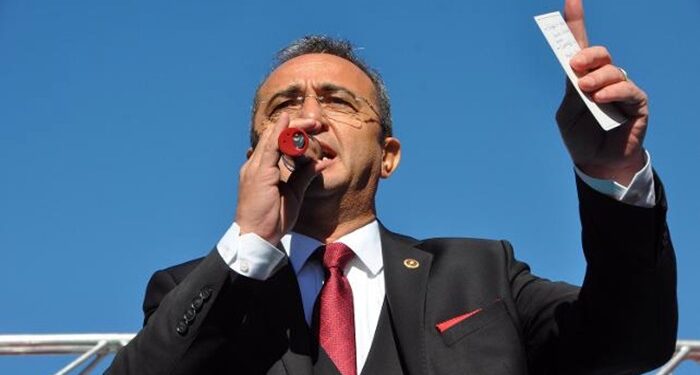 ‘Diktatörlerin sonu genellikle ülkelerinden kaçmak olmuştur’