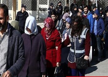 Eğitimcilere cadı avı: 6 ilde 16 öğretmen gözaltına alındı