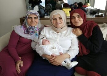 Eşinin yasını tutamadan 25 günlük bebeği ile kardeşi tutuklandı
