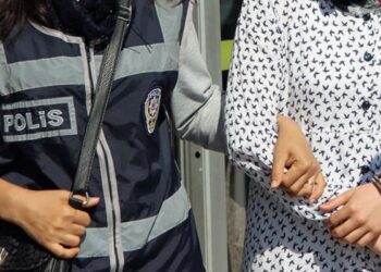 “Hamileyken ‘kaçarım’ diye kelepçe takıldı; eşim şimdi 6,5 aylık bebeğimiz için, ‘beni tanır mı?’ diyor.”