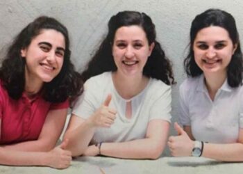 Harbiyeli kızlardan cezaevinden ilk fotoğraf