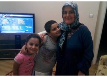 “Hiç olmazsa hasta annemi serbest bırakın”