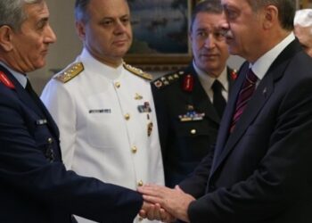 Hulusi Akar’ın darbeyi engellemeye yönelik tavrı yoktu!