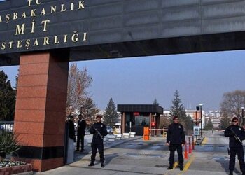 İhraç edilen 14 MİT personeli tutuklandı