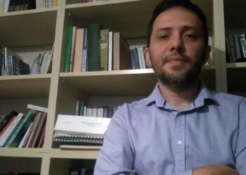 KHK ile ihraç edilenlere kazandığı üniversiteyi okumak da yasak!