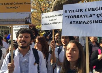 KHK’lı doktorların özelde çalışmasını engelleyen ifade yasadan çıkarıldı