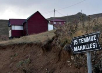 Önce kaçak ev yaptılar, sonra kendilerini garantiye almak için ’15 Temmuz’ tabelası diktiler