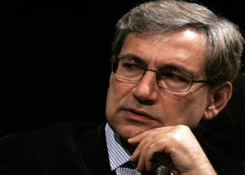 Orhan Pamuk: Darbe girişimi liberalleri tasfiye etti, 40 bin kişi hapiste!