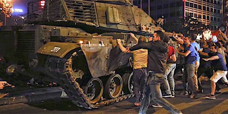 1 dakikada 15 Temmuz’un özeti