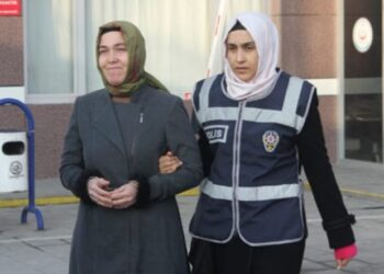Semra Polat’ın hikayesi: “Kapıyı açtığımda görüp rahatladığım başörtülü polisten en çok baskıyı gördüm”