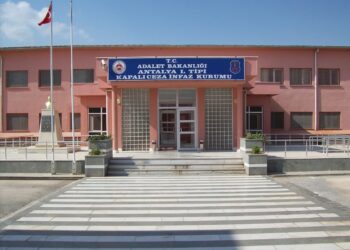 Su verilmeyen Antalya cezaevindeki tutuklular işkenceyi anlattı: Vücudumuzda yaralar oluştu​