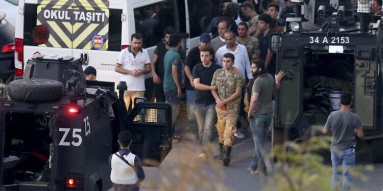 İngiliz Parlamentosu: Darbeyi Gülenciler yönetmedi!