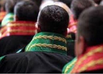 Tutuklu hakim ve savcı yakınlarının mektupları 12 dile çevrildi: “Bunlar Türkiye’deki çöküşü ortaya koyuyor”