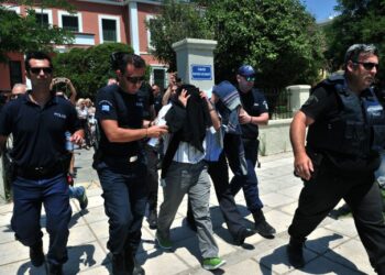 Yunanistan, 15 Temmuz’da ülkesine sığınan askerlerle ilgili kararını verdi