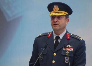 Hulusi Akar kendi “darbesini” sattı mı?