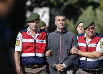 ‘İhtilale katıldım‘ diyen eski general Sönmezateş: ‘15 Temmuz emrini Hulusi’nin adamları verdi‘