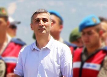 ”Saray’a davet edilen komutanlarımız bizi bir kaç milyon dolara sattı”