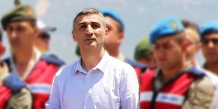 ”Saray’a davet edilen komutanlarımız bizi bir kaç milyon dolara sattı”