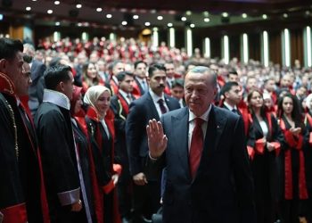 Hakim kumpası itiraf etti: Belki de olur, hem siz ne güne duruyorsunuz komutan