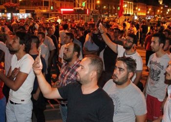 Beş benzemez bir arada: Halkı sokağa davet önceden mi planlandı?