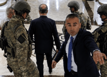 Hulusi Akar’ın eski koruması: VIP koltuğunda oturdu, emirler verdi